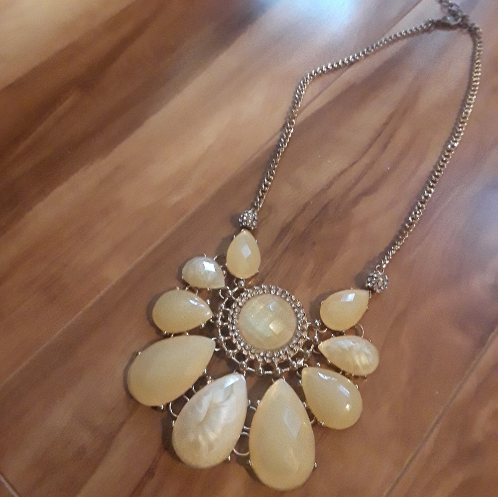 Stunning Statement - image 4